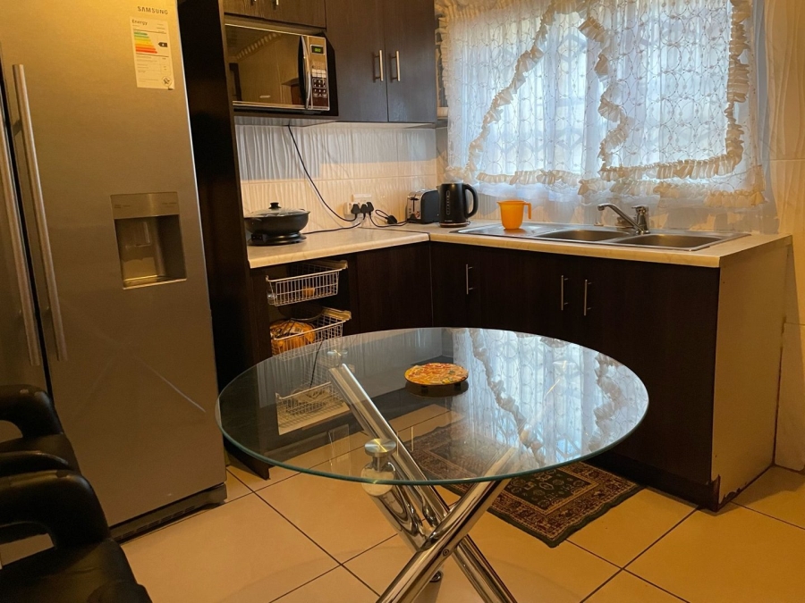 3 Bedroom Property for Sale in Molifi Tau Kloof Free State